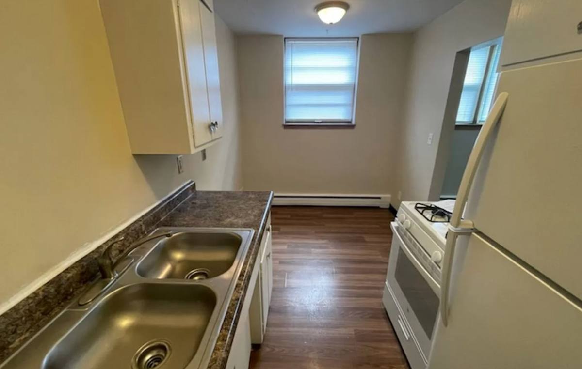 Apartment for rent at 905 1074 1447 1721 1651 7th St, Saint Paul, MN 55117