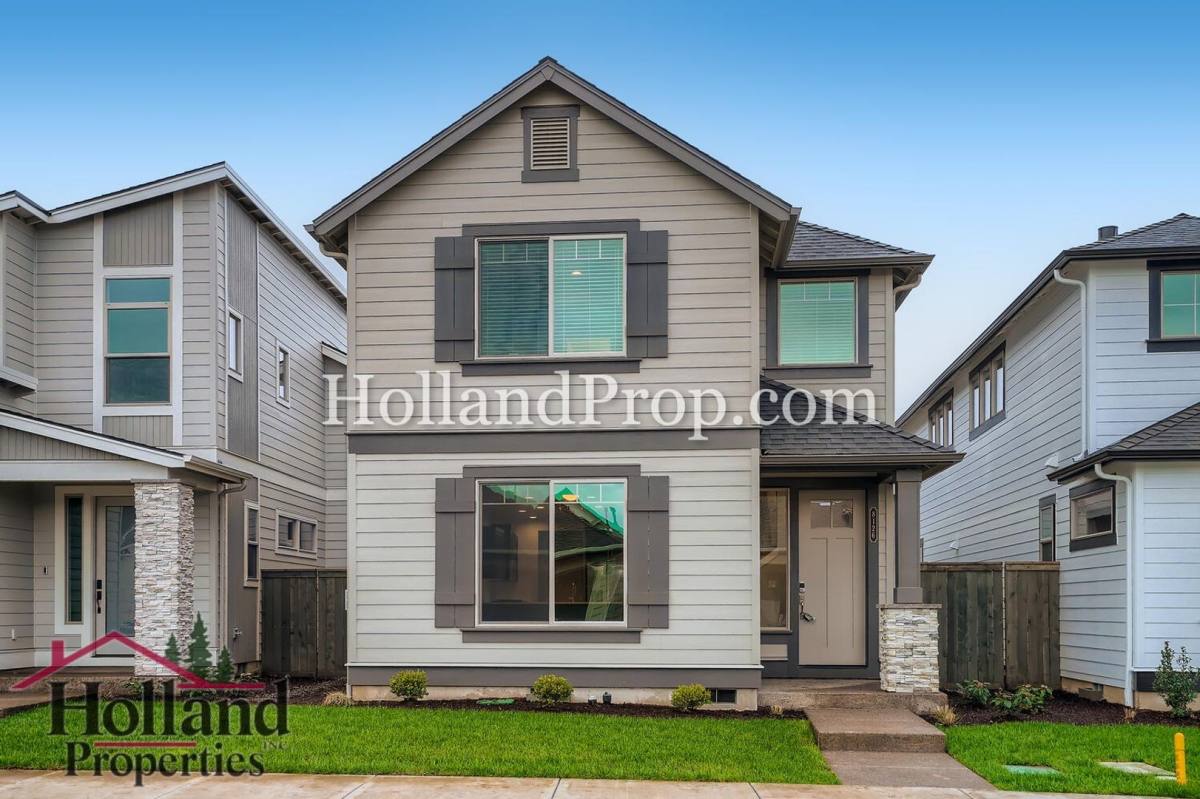 House for rent at 8126 SE Reddington St, Hillsboro, OR 97123