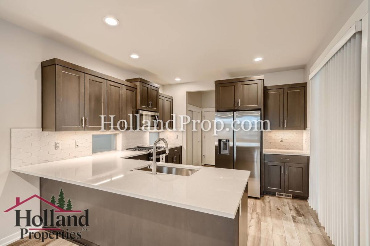 House for rent at 8126 SE Reddington St, Hillsboro, OR 97123