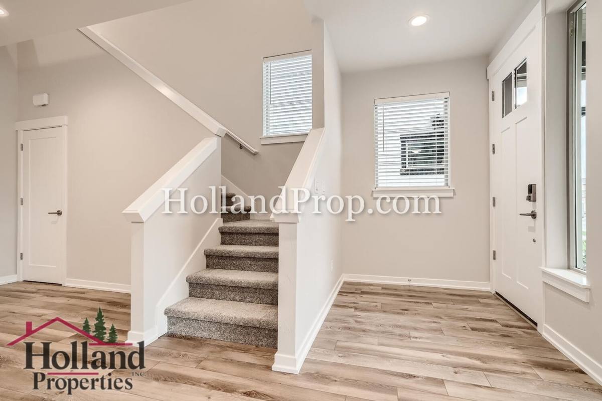 House for rent at 8126 SE Reddington St, Hillsboro, OR 97123
