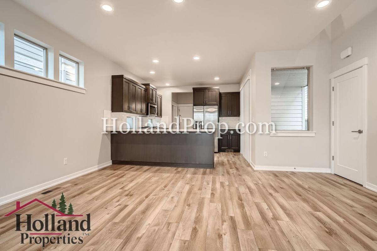 House for rent at 8126 SE Reddington St, Hillsboro, OR 97123