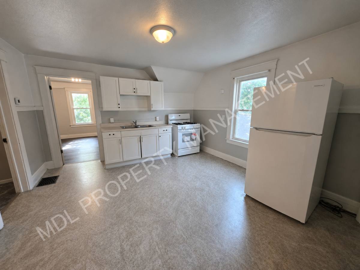 Apartment for rent at 2120 Stark St, Saginaw, MI 48602