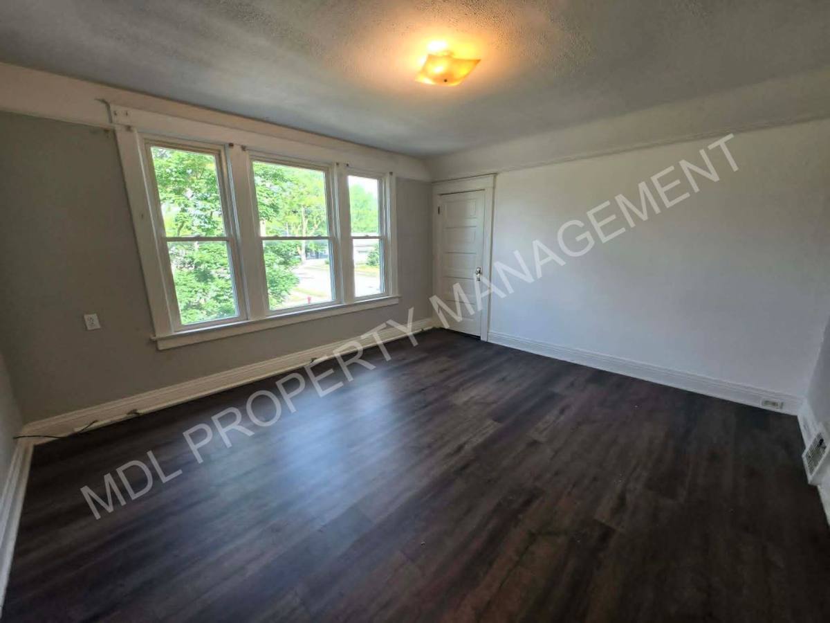Apartment for rent at 2120 Stark St, Saginaw, MI 48602