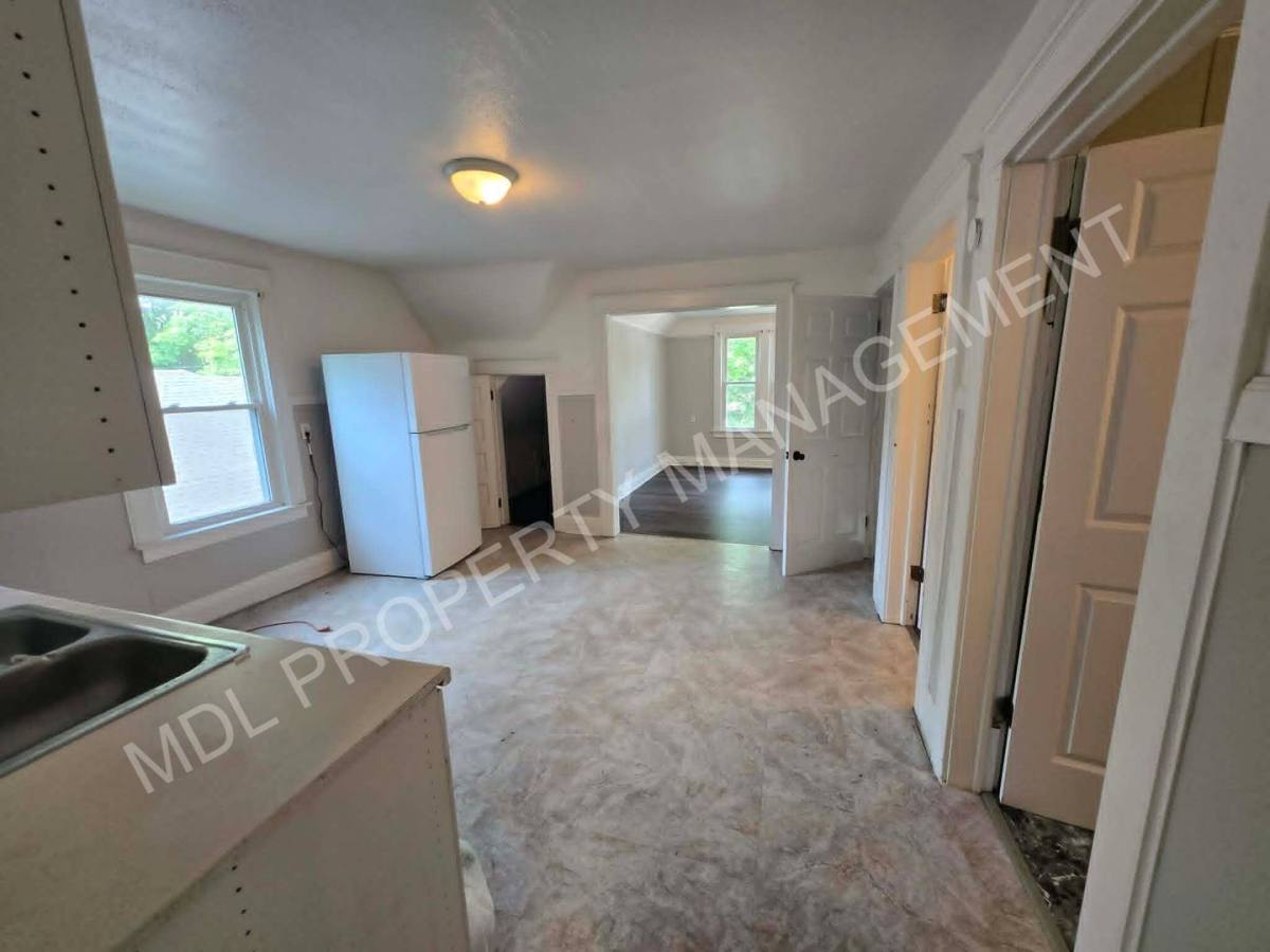 Apartment for rent at 2120 Stark St, Saginaw, MI 48602