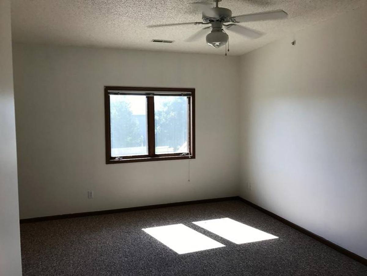 Apartment for rent at 465-585 Highway, North Liberty, IA 52317