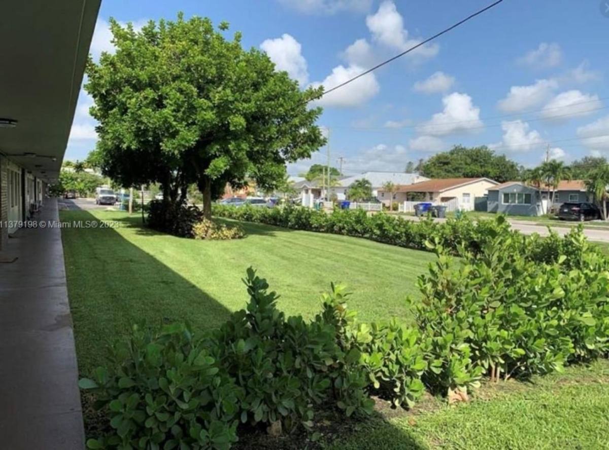 Apartment for rent at 2150 Madison St, Hollywood, FL 33020