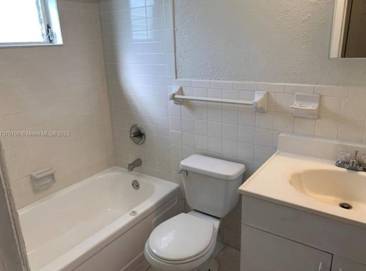 Apartment for rent at 2150 Madison St, Hollywood, FL 33020