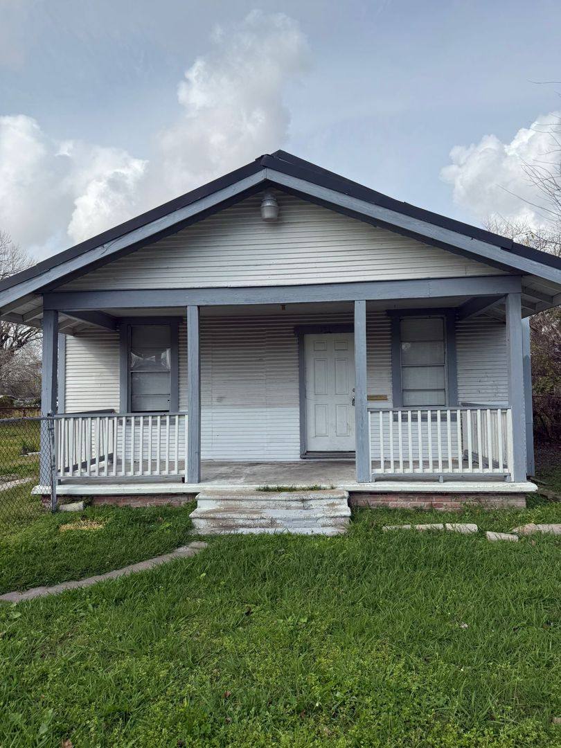1335 15th St, Port Arthur, TX 77640 - House for Rent