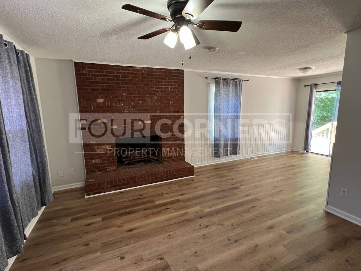 House for rent at 1409 Waterloo Dr, High Point, NC 27260