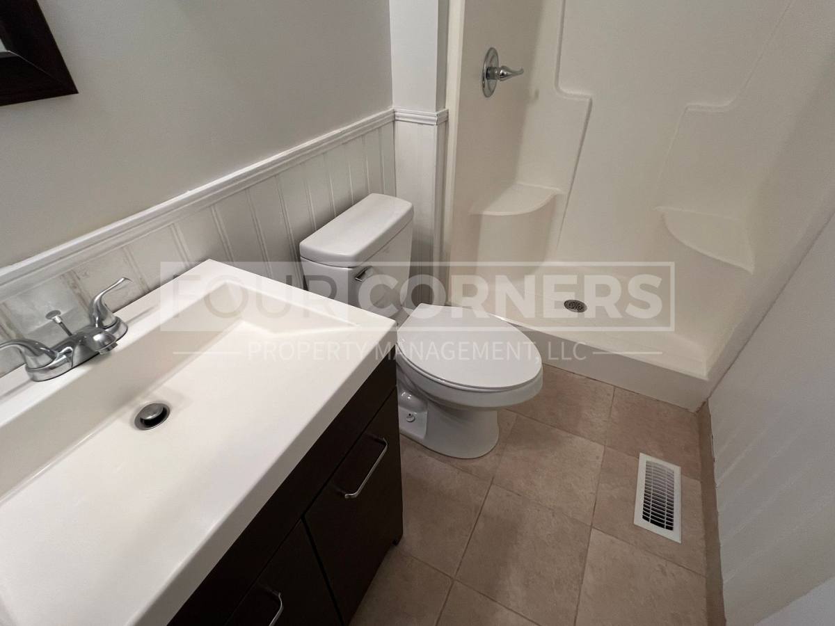 House for rent at 1409 Waterloo Dr, High Point, NC 27260