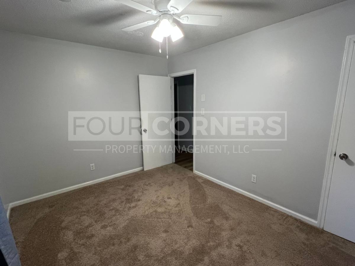 House for rent at 1409 Waterloo Dr, High Point, NC 27260
