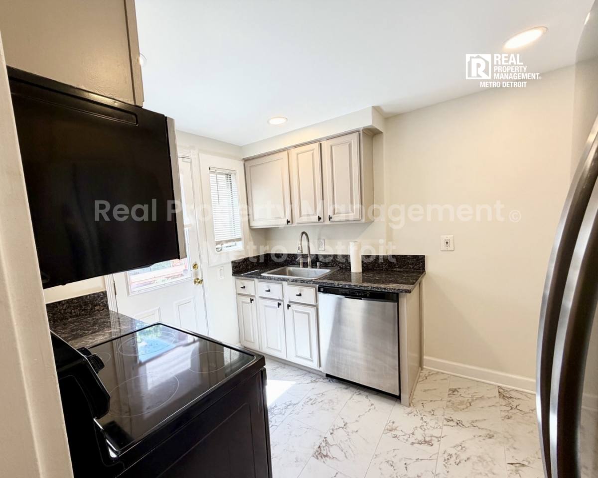 Townhouse for rent at 655 N Eton St, Birmingham, MI 48009