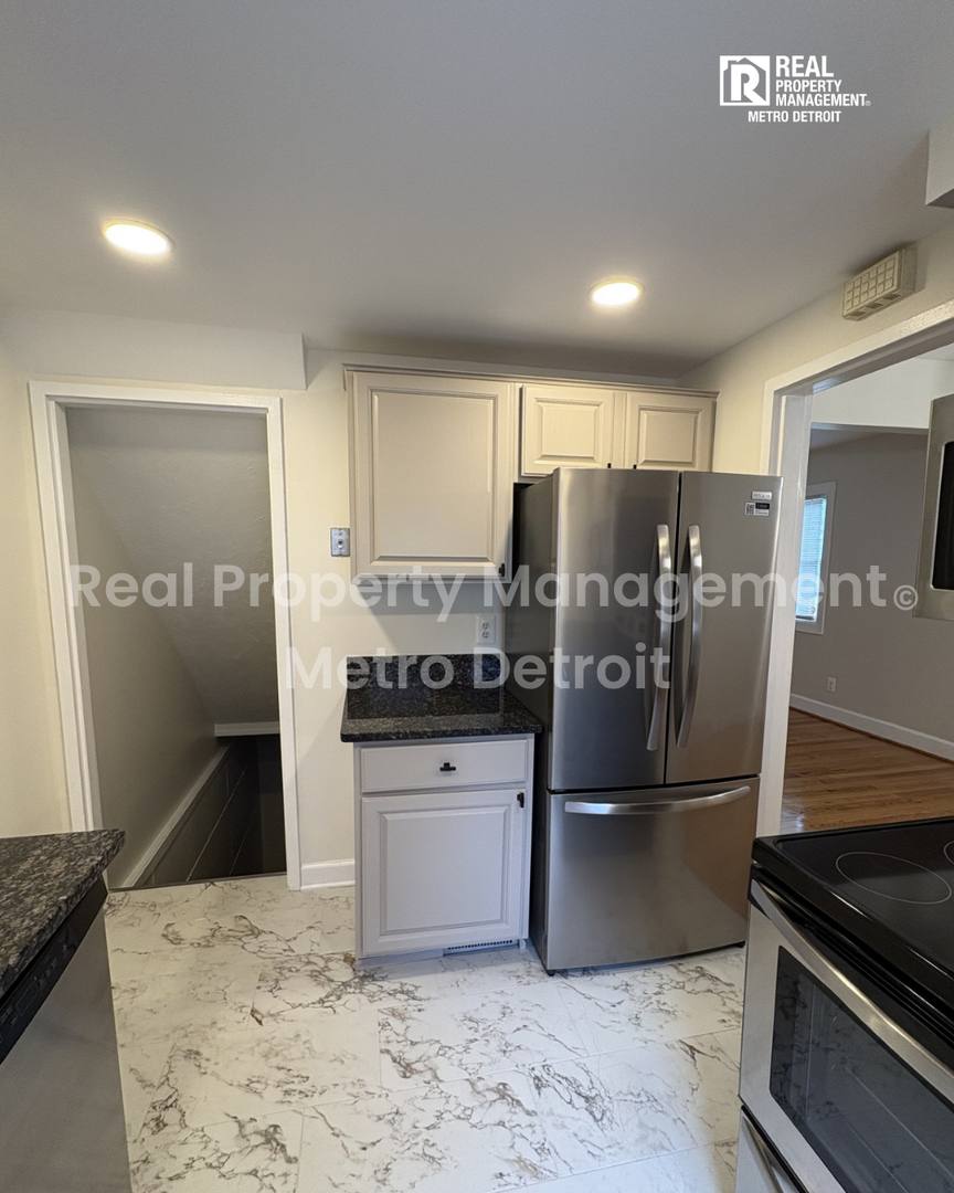 Townhouse for rent at 655 N Eton St, Birmingham, MI 48009