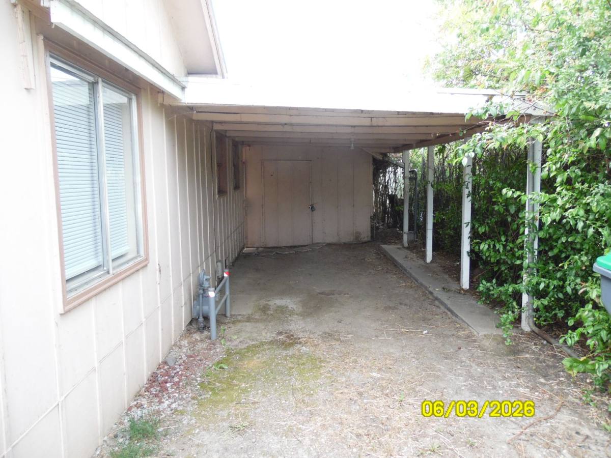 House for rent at 697 W 13th St, Medford, OR 97501