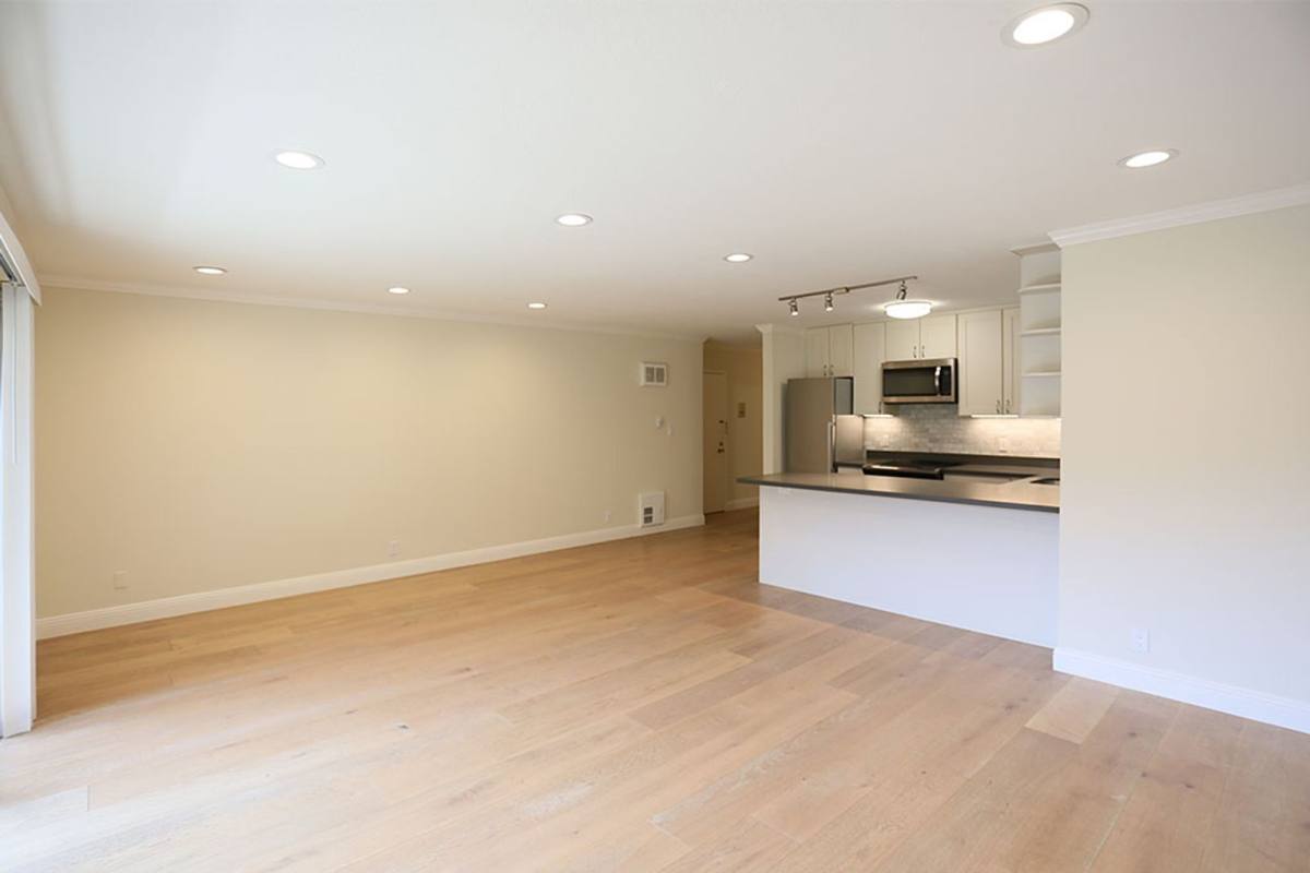 Apartment for rent at 315 Hanover Ave, Oakland, CA 94606