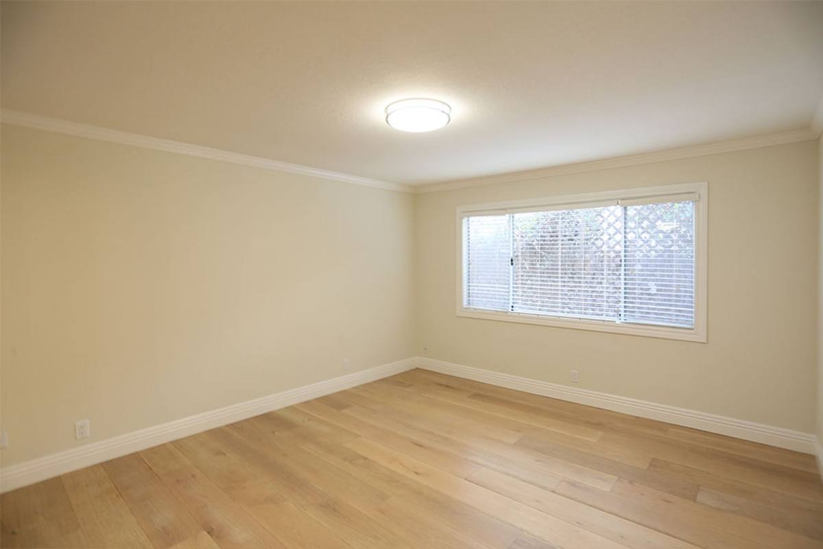 Apartment for rent at 315 Hanover Ave, Oakland, CA 94606