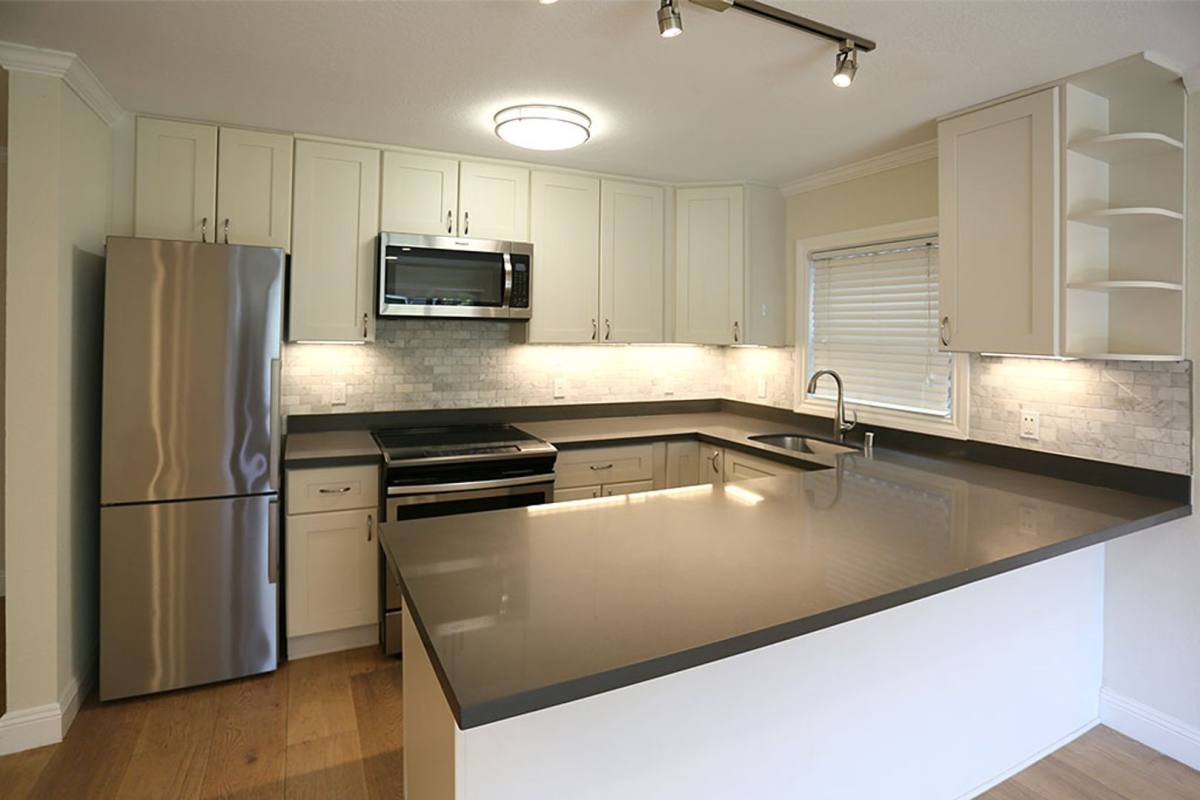 Apartment for rent at 315 Hanover Ave, Oakland, CA 94606