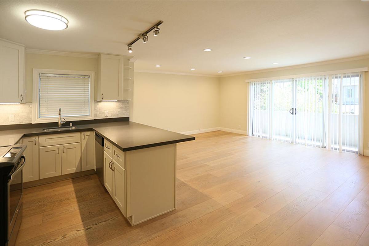Apartment for rent at 315 Hanover Ave, Oakland, CA 94606