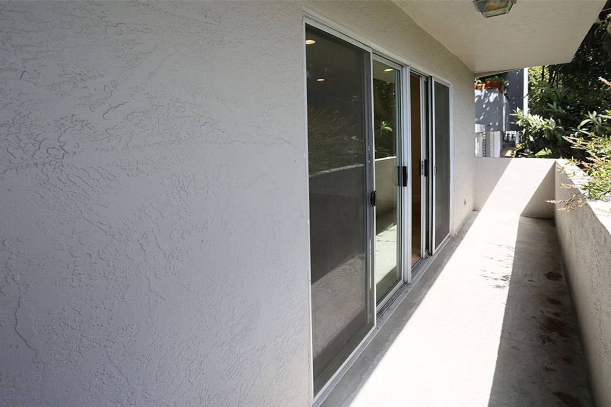 Apartment for rent at 315 Hanover Ave, Oakland, CA 94606