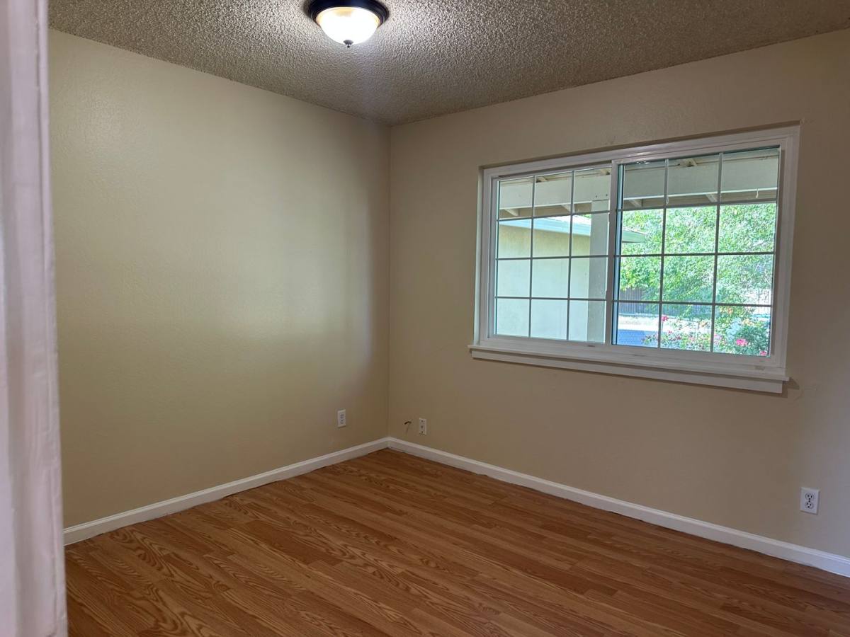 House for rent at 4690 Brookfield Dr, Sacramento, CA 95823
