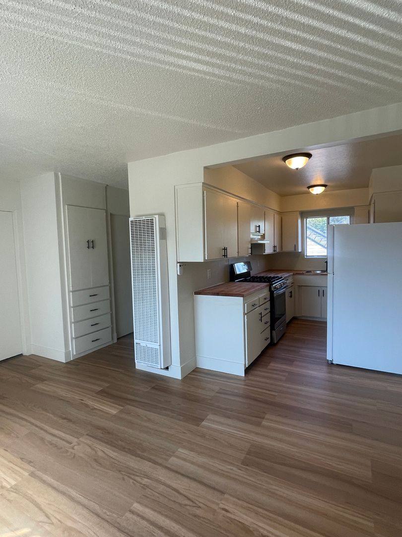 Apartment for rent at 1090 N Court St, Redding, CA 96001