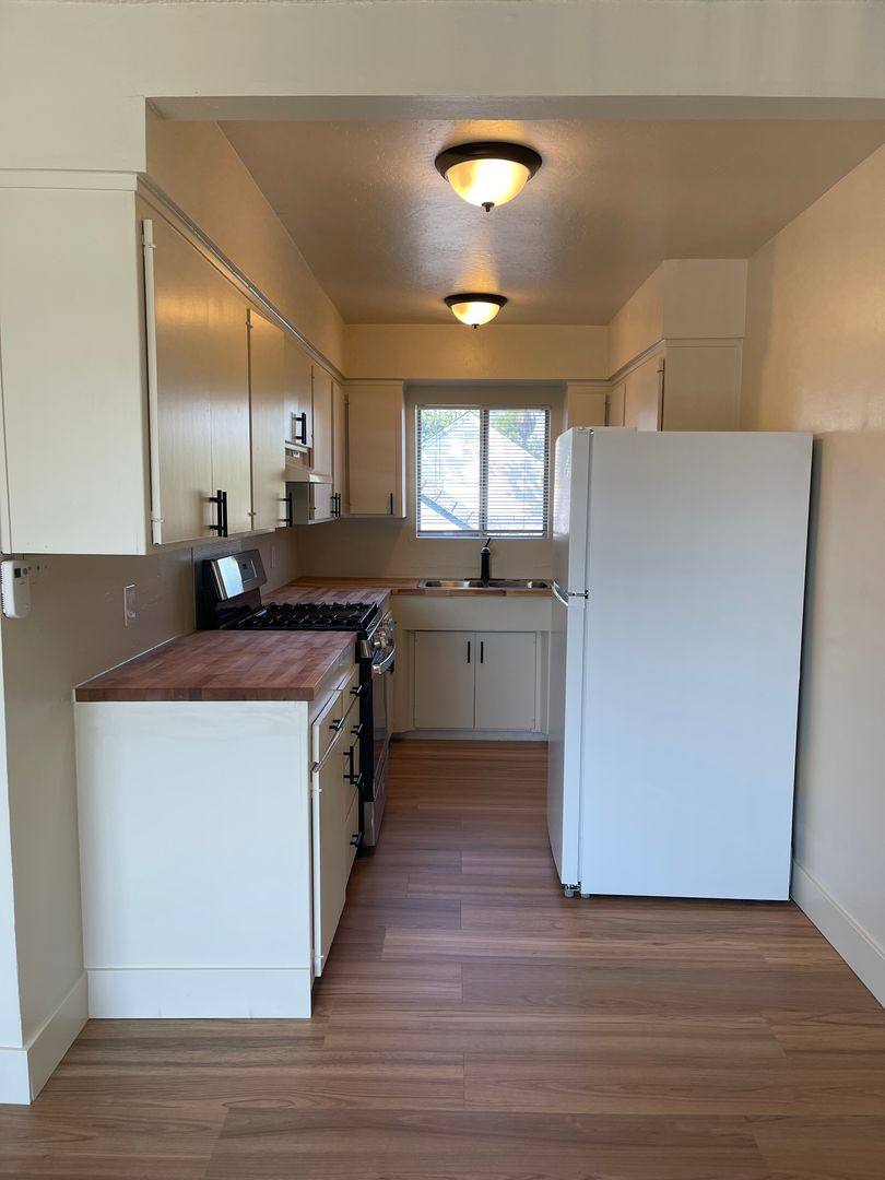 Apartment for rent at 1090 N Court St, Redding, CA 96001