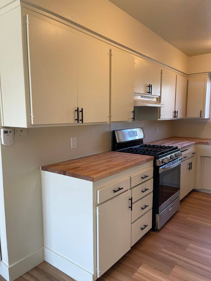 Apartment for rent at 1090 N Court St, Redding, CA 96001