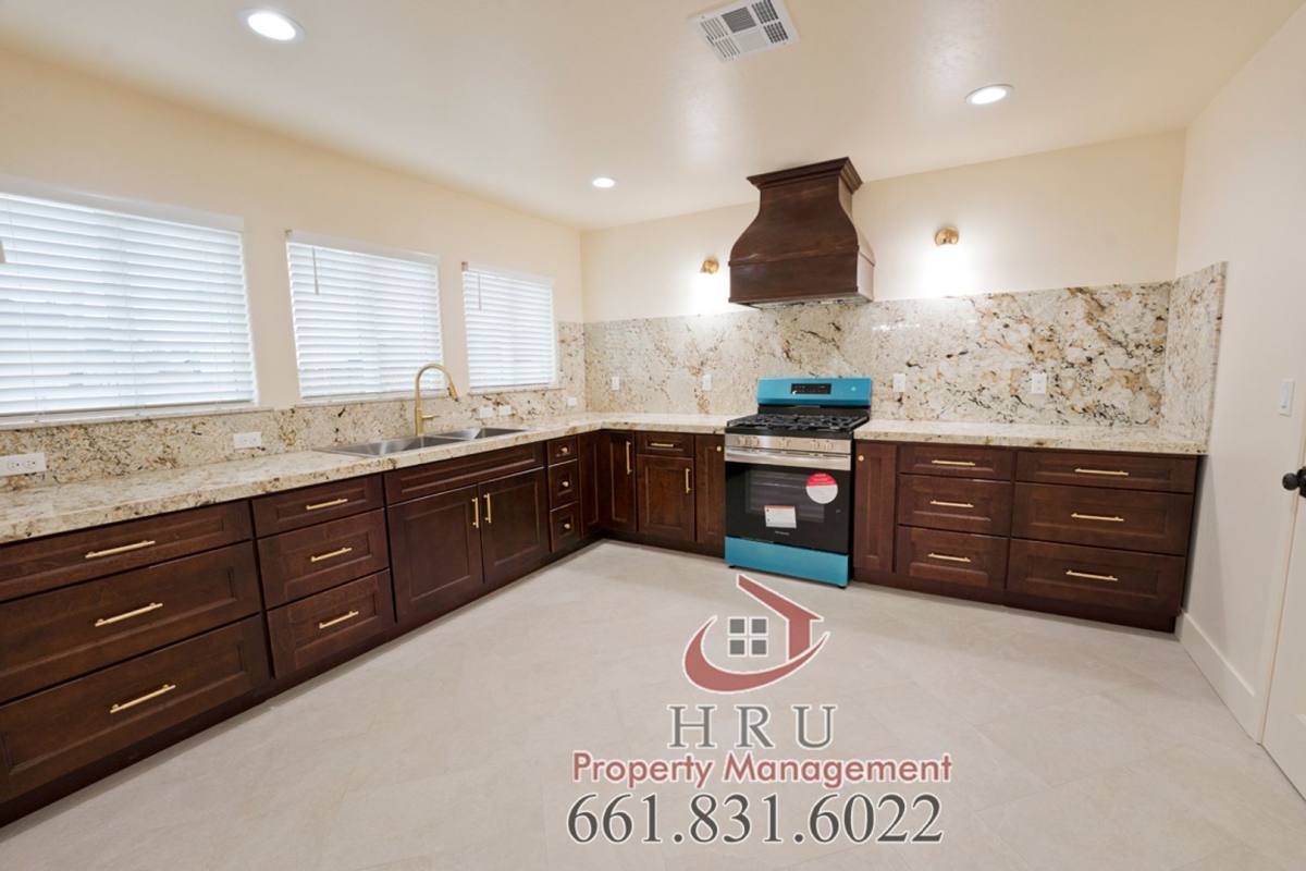 Apartment for rent at 1821 Lacey St, Bakersfield, CA 93304