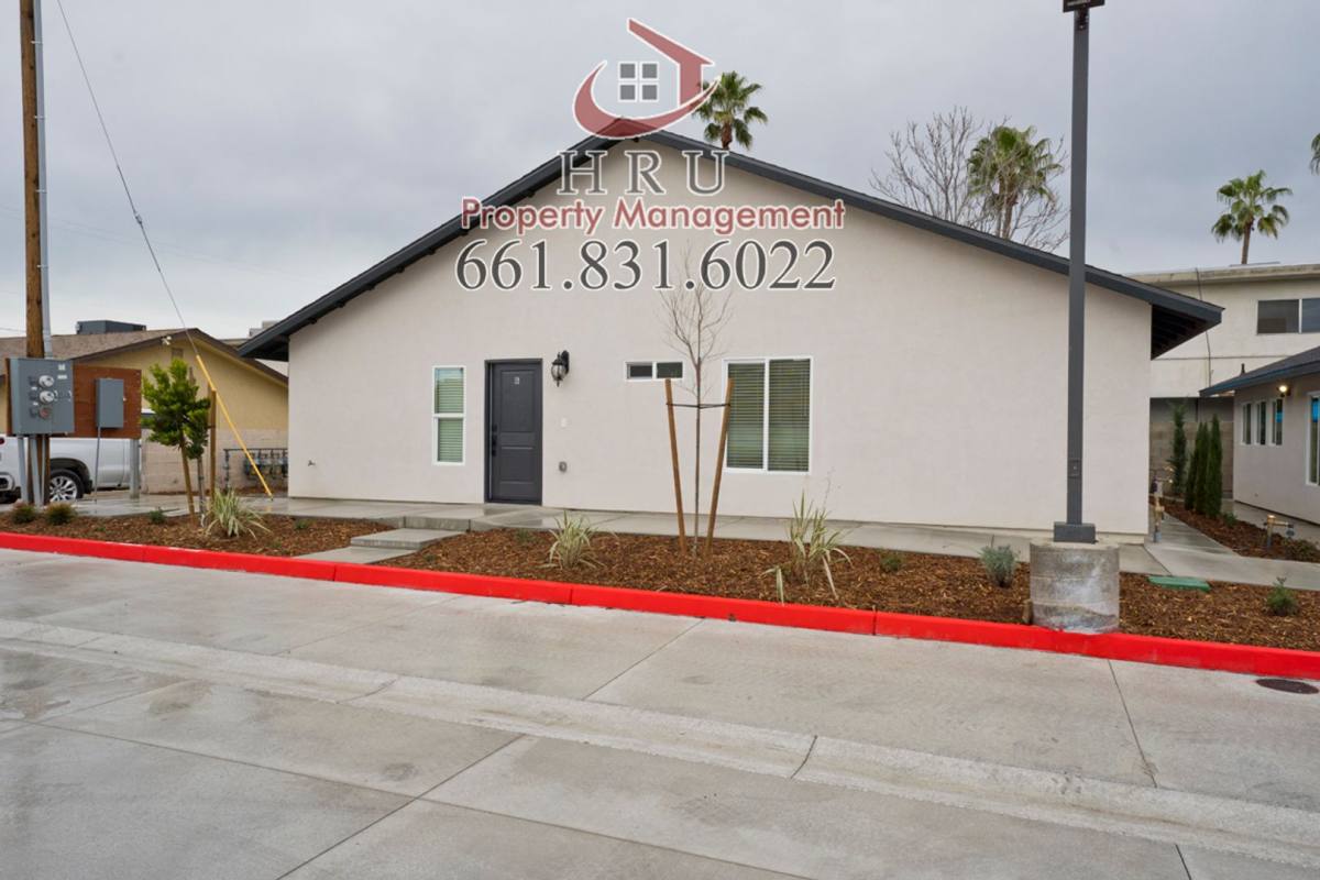 Apartment for rent at 1821 Lacey St, Bakersfield, CA 93304
