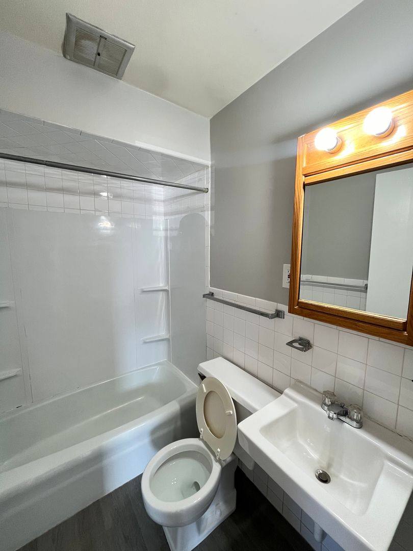Apartment for rent at 2111 Todd Dr, Bloomington, IL 61704