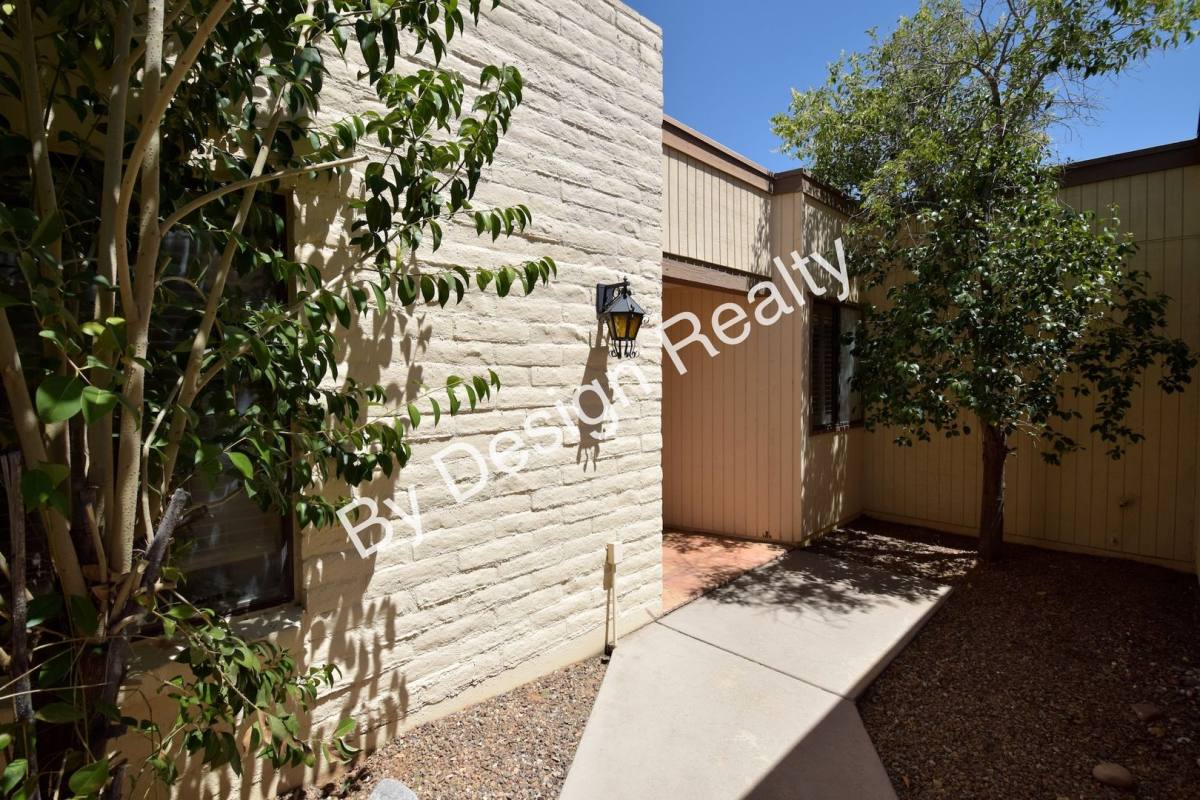 Townhouse for rent at 5066 N Placita Del Lazo, Tucson, AZ 85750