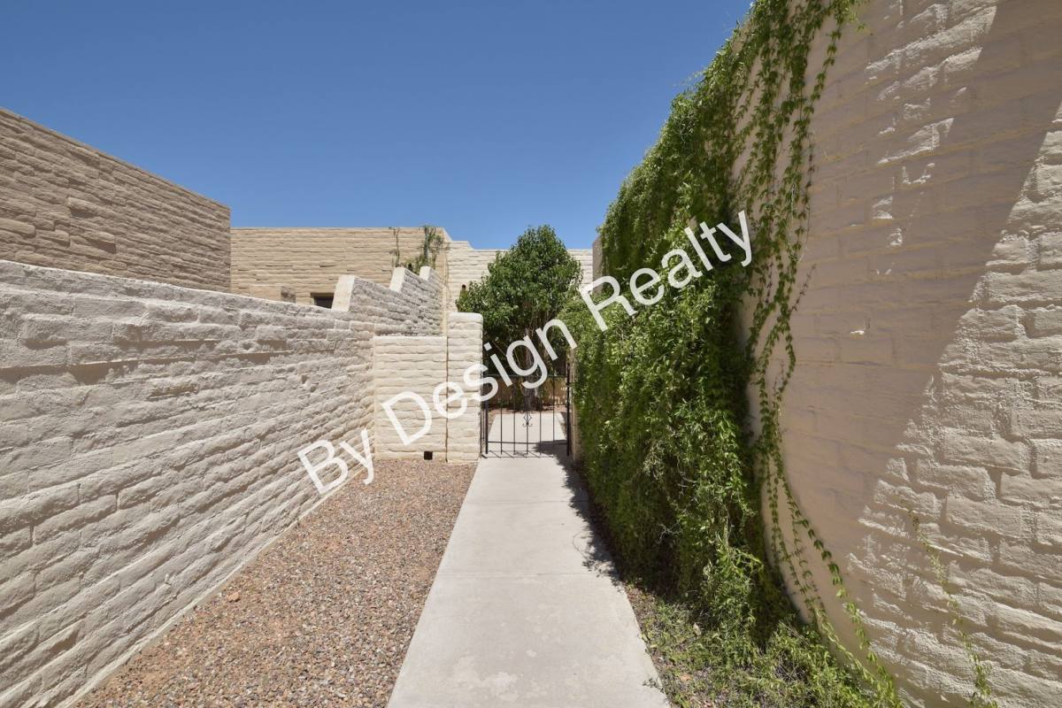 Townhouse for rent at 5066 N Placita Del Lazo, Tucson, AZ 85750