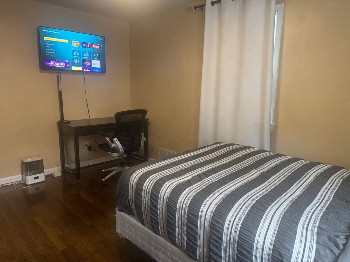 House for rent at 7700 Chicago Ave, Silver Spring, MD 20910