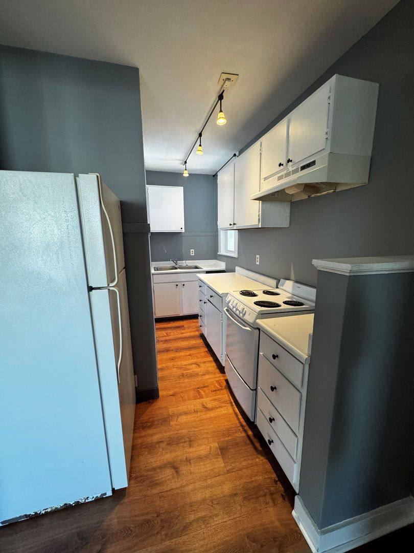 Apartment for rent at 591 Commercial St, Astoria, OR 97103