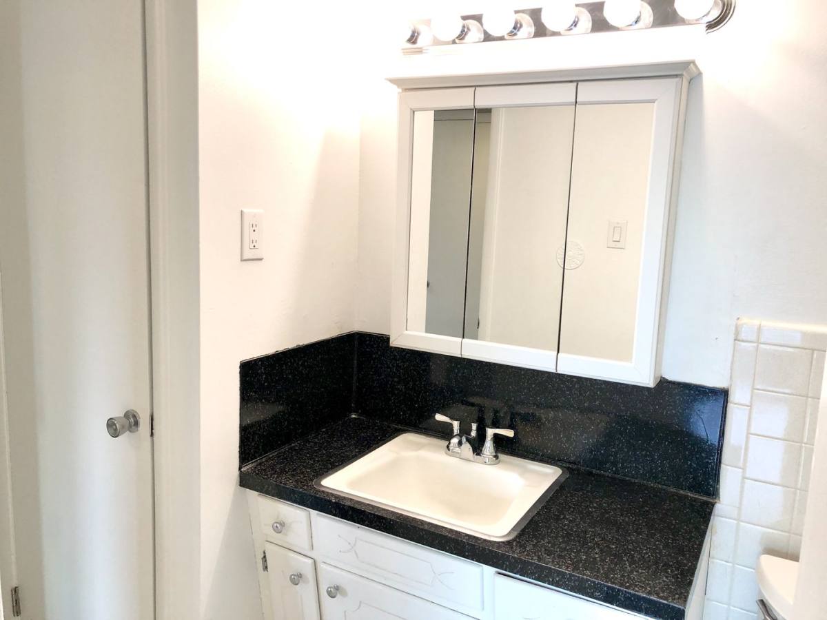 Apartment for rent at 1317 27th Place S, Birmingham, AL 35205