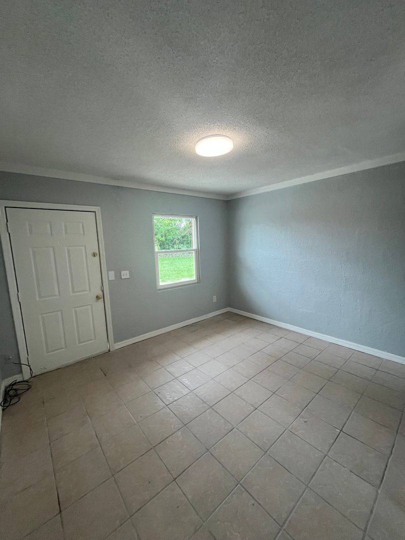 House for rent at 2371 Edwin St NE #C, Winter Haven, FL 33881