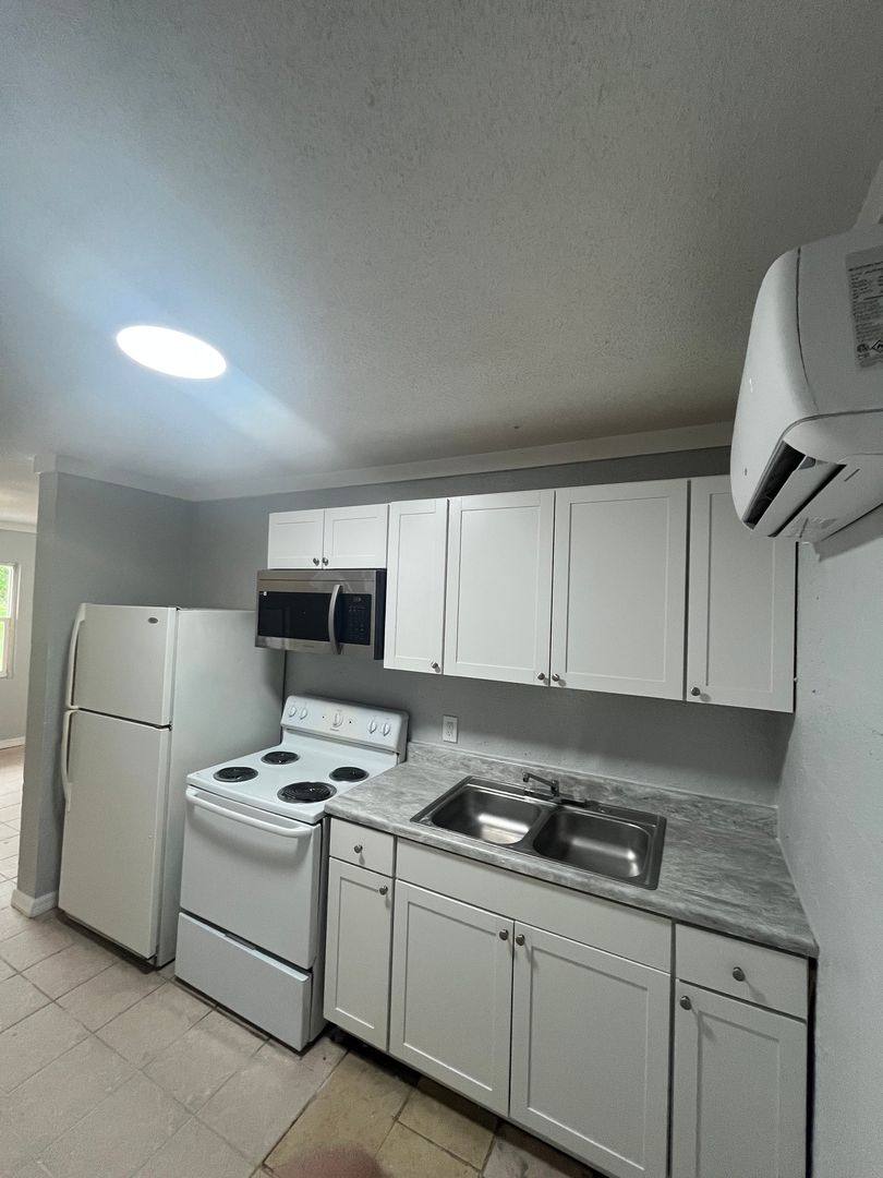 House for rent at 2371 Edwin St NE #C, Winter Haven, FL 33881