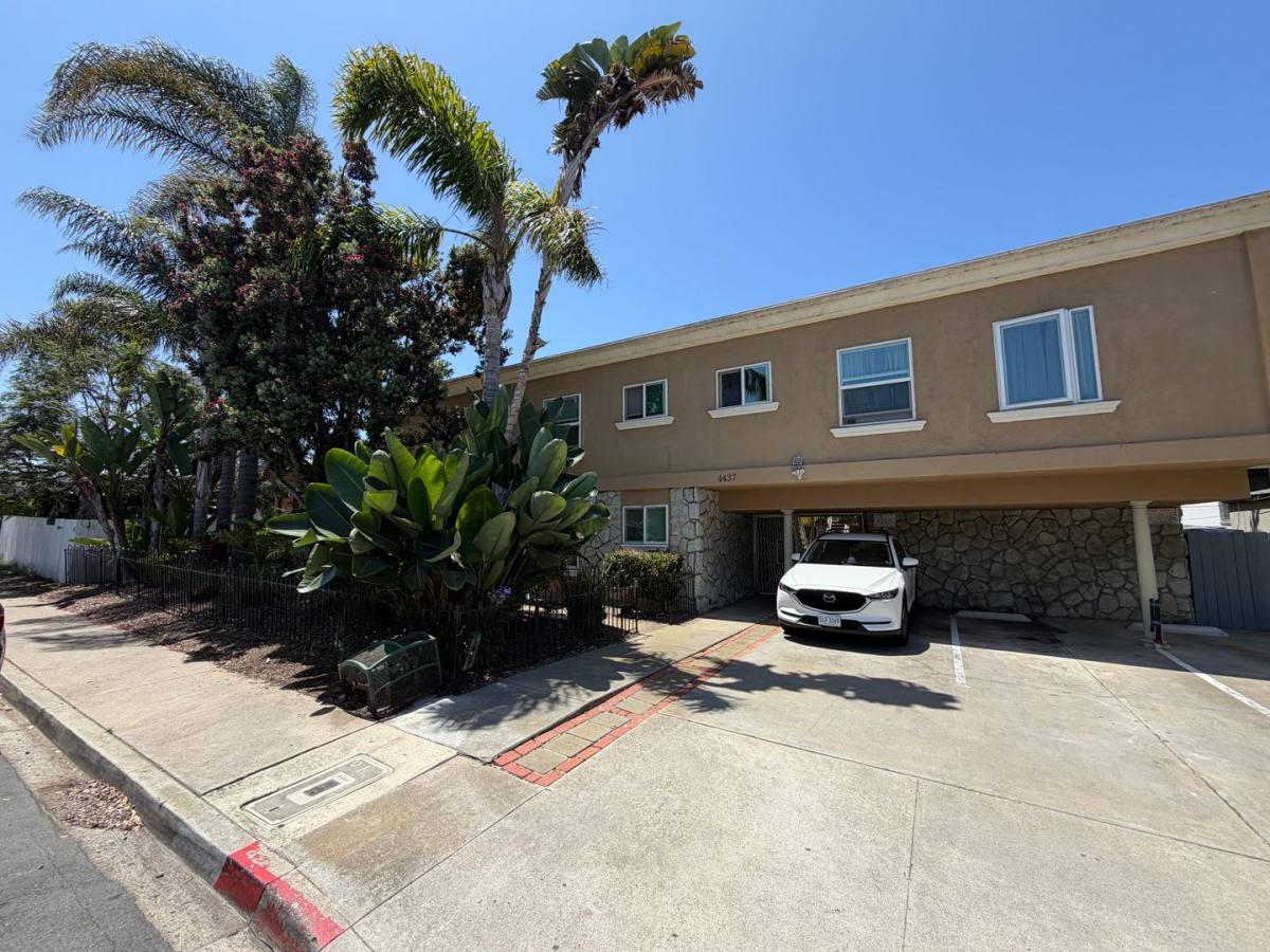 Apartment for rent at 4437 Mentone St, San Diego, CA 92107