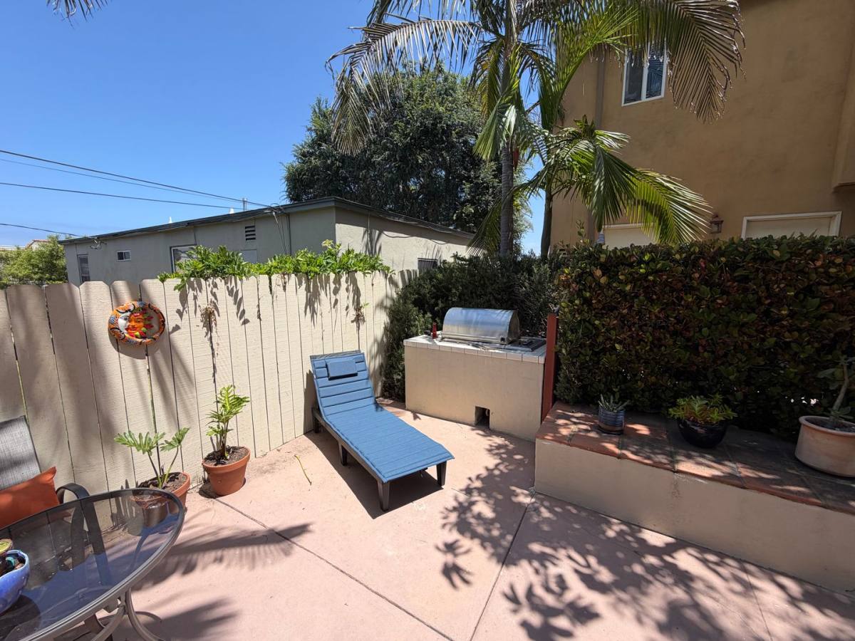 Apartment for rent at 4437 Mentone St, San Diego, CA 92107