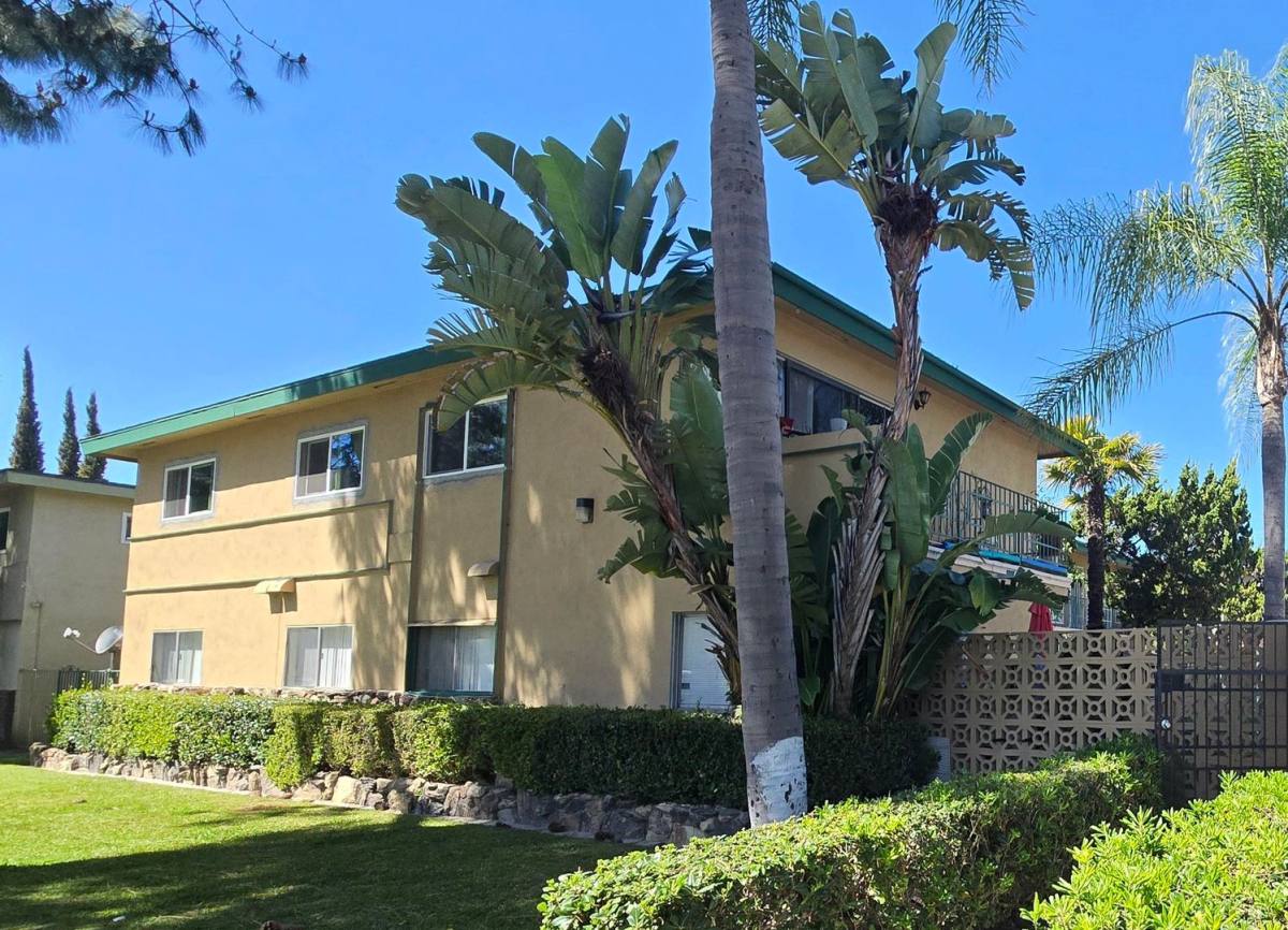 Apartment for rent at 223 & 229 E Clifton Ave, Anaheim, CA 92805