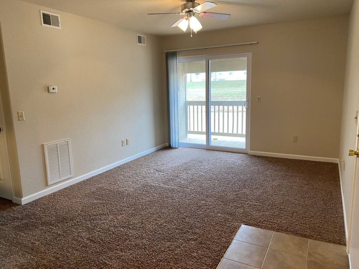 Apartment for rent at 1930 Kissinger St, West Plains, MO 65775