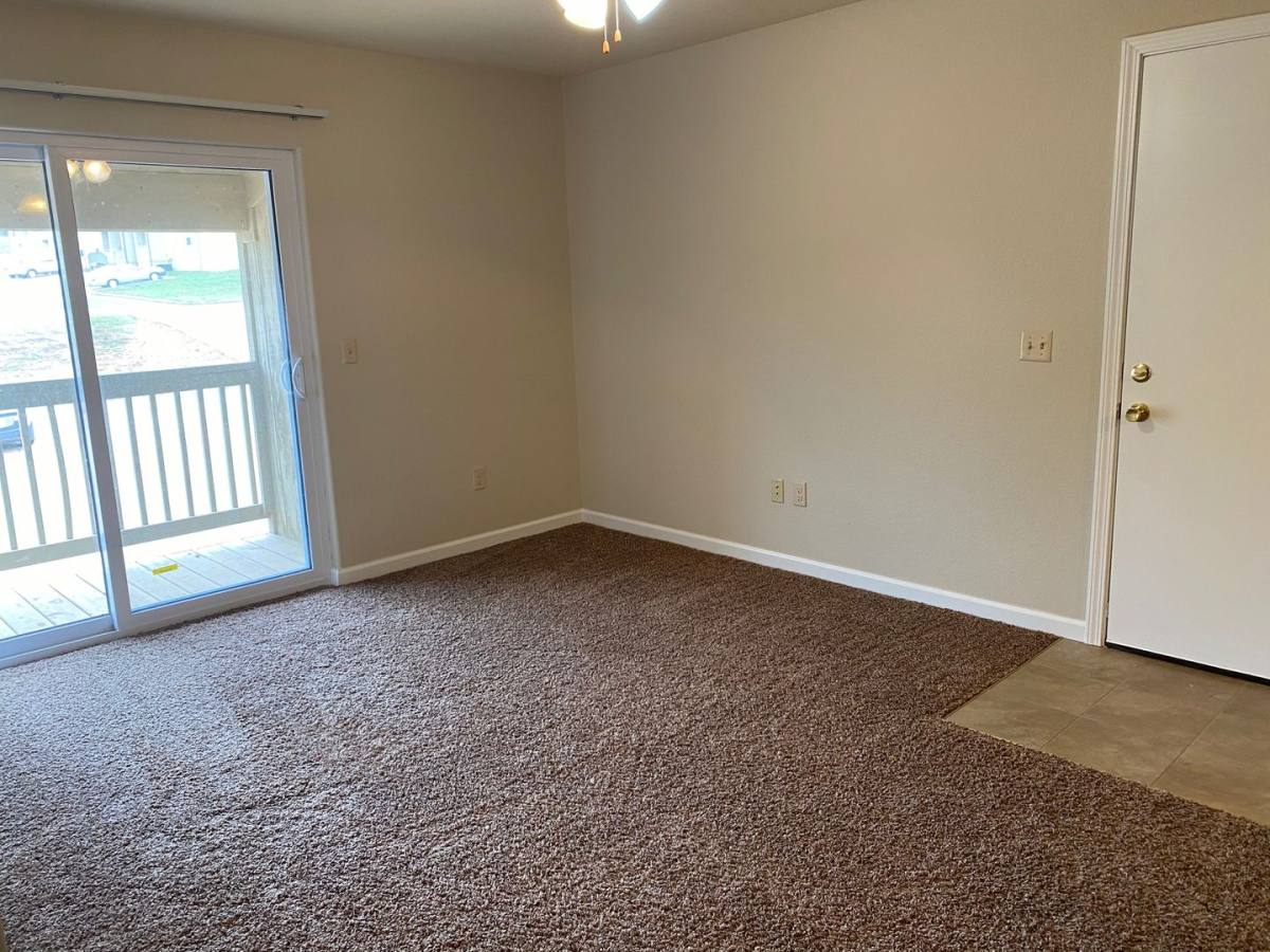 Apartment for rent at 1930 Kissinger St, West Plains, MO 65775