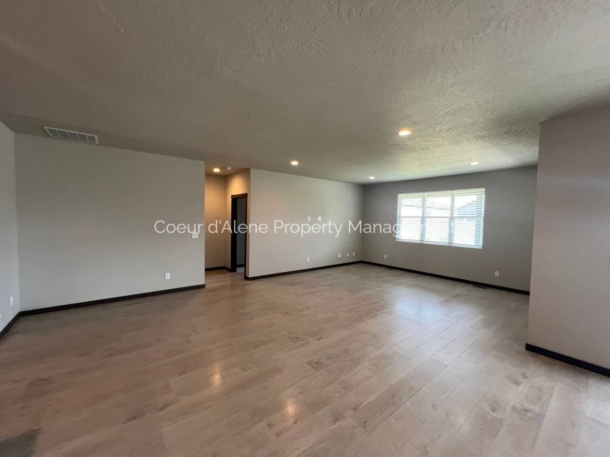 House for rent at 246 N Olivewood Lane, Post Falls, ID 83854