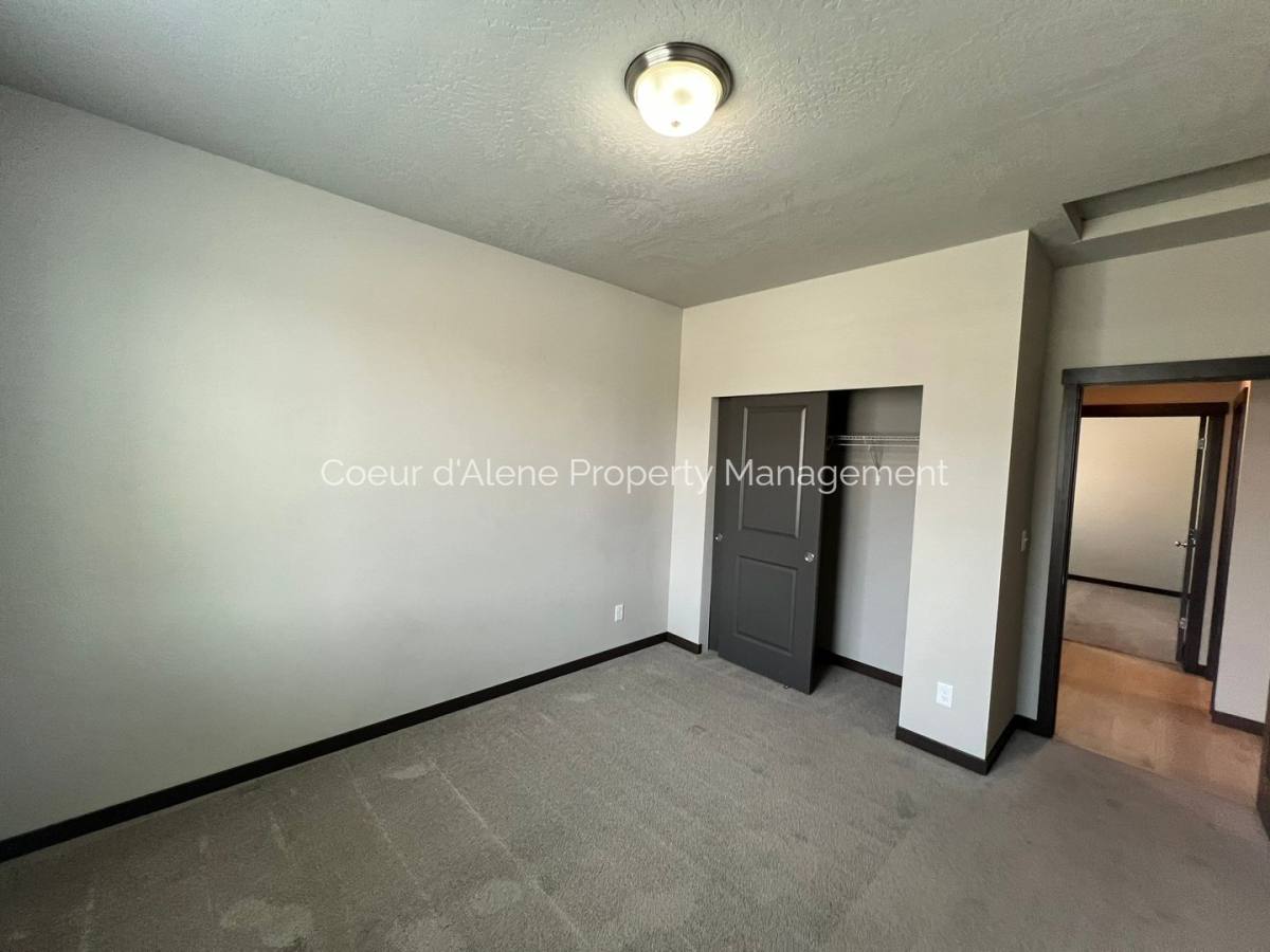 House for rent at 246 N Olivewood Lane, Post Falls, ID 83854