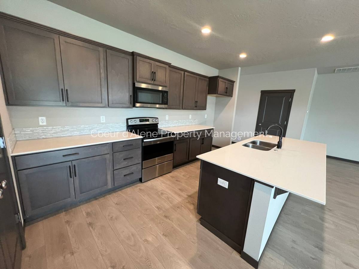 House for rent at 246 N Olivewood Lane, Post Falls, ID 83854