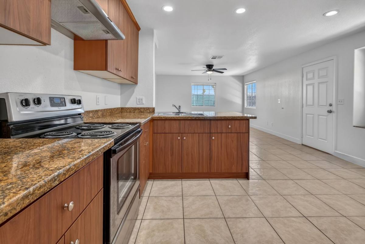 Townhouse for rent at 3021 Aloha Ave, Las Vegas, NV 89121