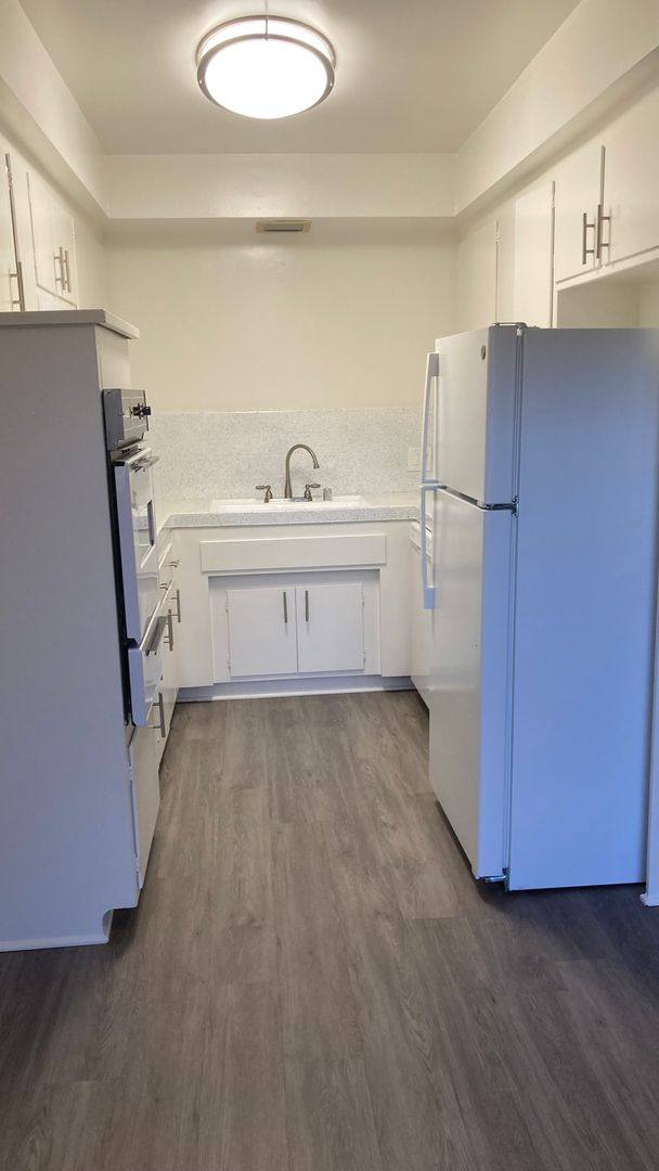 Apartment for rent at 4411 Ventura Canyon Ave, Sherman Oaks, CA 91423