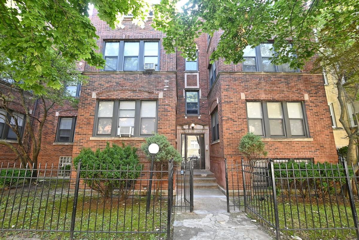 Apartment for rent at 7001-7007 S Merrill Ave, Chicago, IL 60649