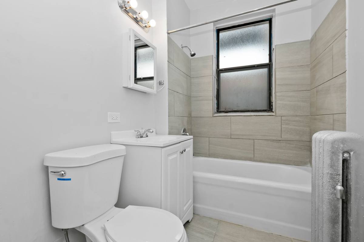 Apartment for rent at 7001-7007 S Merrill Ave, Chicago, IL 60649