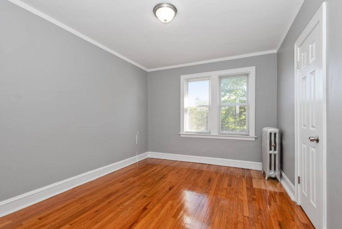 Apartment for rent at 7842-7846 S Oglesby, Chicago, IL 60649